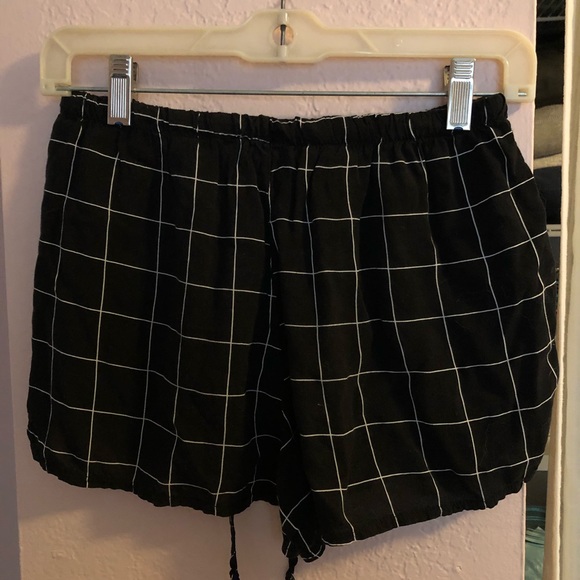 Brandy Melville Shorts - Picture 2 of 4